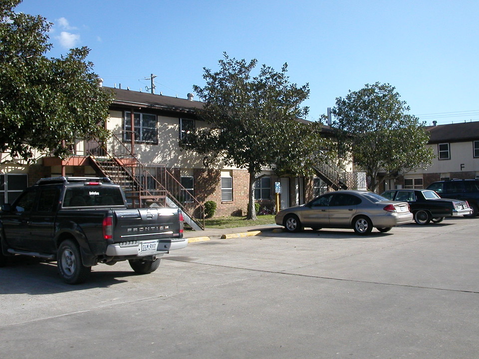 South Point Apartments in El Campo, TX - Foto de edificio