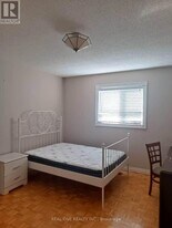 5672 Shillington Dr in Mississauga, ON - Building Photo