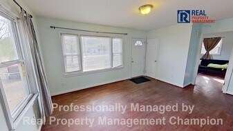 2235 Hines Farm Rd in Jacksonville, NC - Building Photo