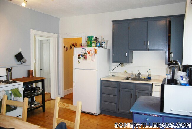189-191 Lowell St., Unit 2 in Somerville, MA - Building Photo - Building Photo
