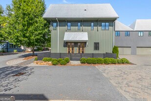 110 Central Ave in Fayetteville, GA - Building Photo
