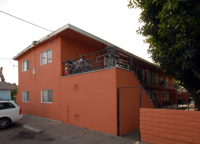 1531 W 19th St in Long Beach, CA - Building Photo - Building Photo