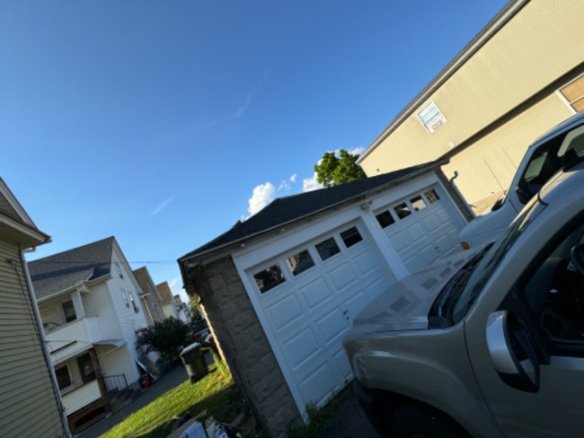 61 Woodlawn St in Springfield, MA - Building Photo - Building Photo