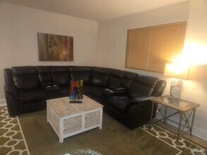 1012 W Hernandez St in Pensacola, FL - Building Photo - Building Photo