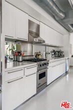 6253 Hollywood Blvd in Los Angeles, CA - Building Photo - Building Photo
