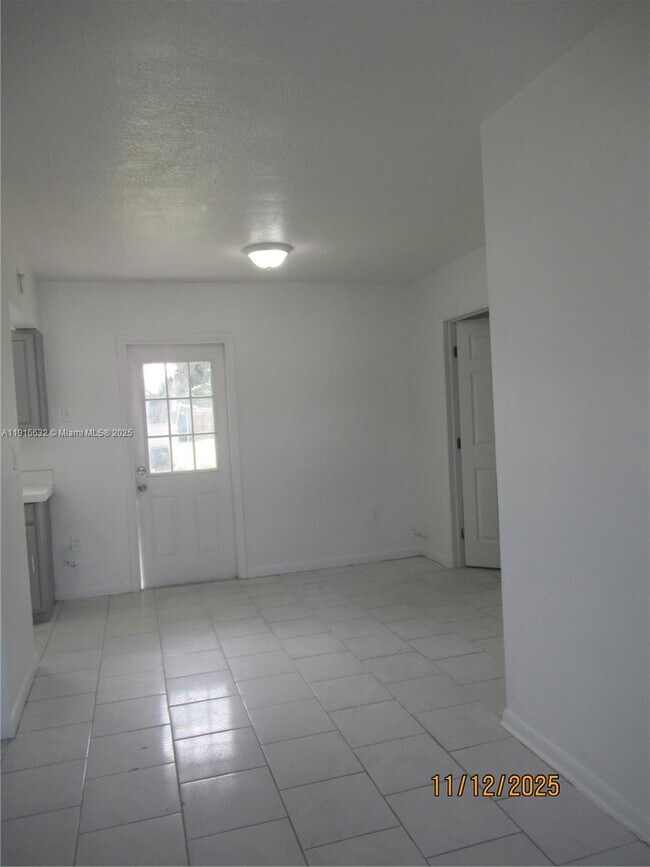3520 NW 208th St in Miami Gardens, FL - Building Photo - Building Photo