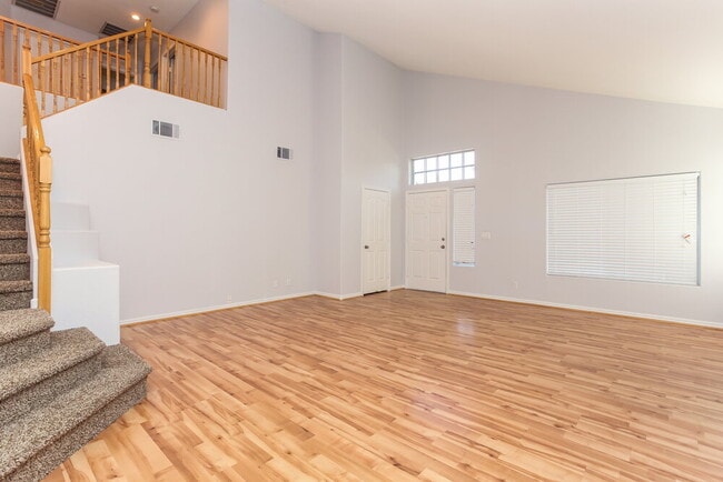 7712 Sparrowgate Ave in Las Vegas, NV - Foto de edificio - Building Photo