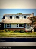 27 Runyon Ave in Freehold, NJ - Building Photo