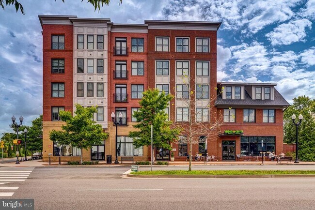 1107 S Walter Reed Dr in Arlington, VA - Building Photo - Building Photo