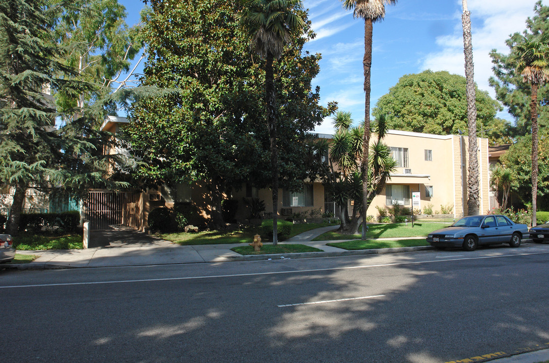 14341 Chandler Blvd in Sherman Oaks, CA - Building Photo