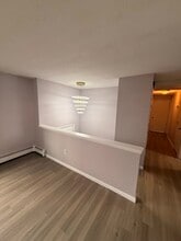 606 Rye St in South Windsor, CT - Foto de edificio - Building Photo