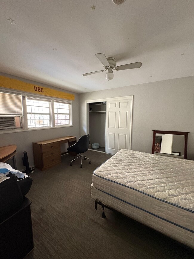 property at 3428 S Budlong Ave