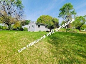 11941 Raymond Ave in St. Louis, MO - Building Photo - Building Photo