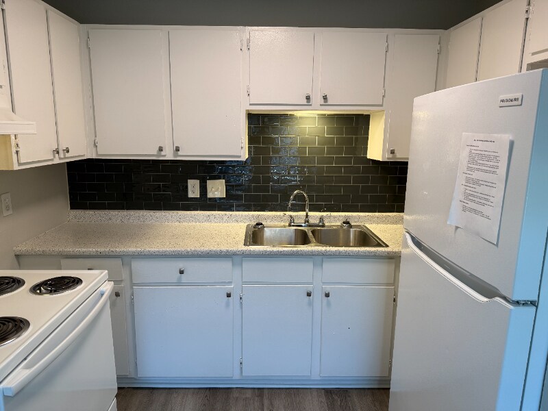 3907 E Southcross in San Antonio, TX - Building Photo