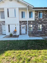 3 Osage Ct in Coram, NY - Building Photo