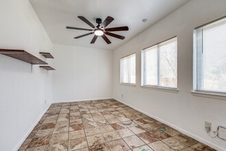 123 Stardream Dr in San Antonio, TX - Building Photo - Building Photo