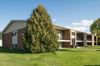 Cedarwood North in Minot, ND - Building Photo - Building Photo