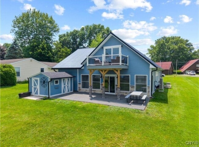 property at 13 E Edgewater Dr