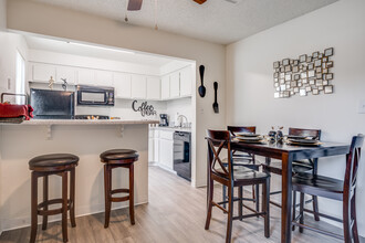 Sahara and Playa Palms in Gilbert, AZ - Foto de edificio - Interior Photo