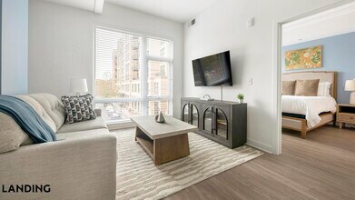 1215 N Fayette St, Unit 219 in Alexandria, VA - Building Photo - Building Photo