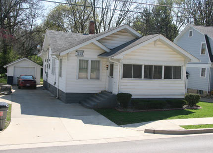 EIP Student Housing in Charleston, IL - Foto de edificio - Building Photo