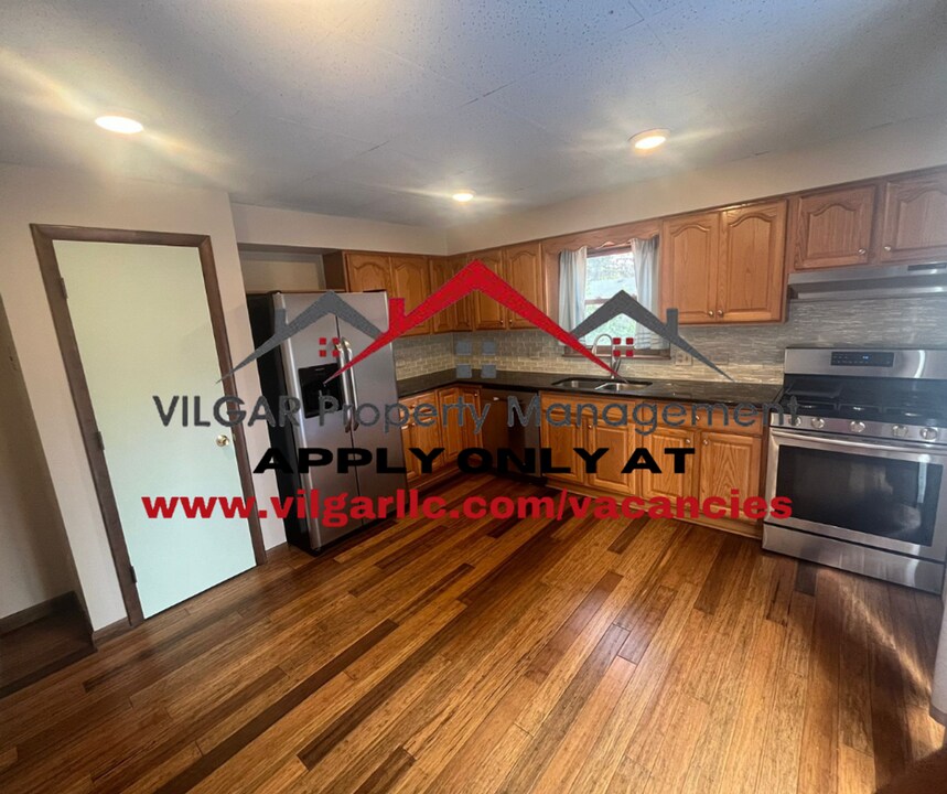 2734 40th Pl-Unit -Unit East in Highland, IN - Building Photo