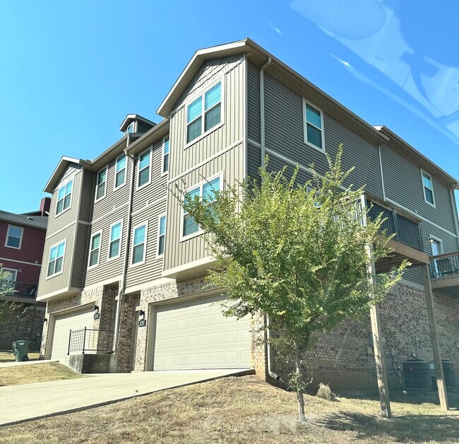 property at 2788 W Cottonwillow Way
