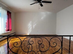 49 Jarvin Rd in Port Jefferson Station, NY - Foto de edificio - Building Photo
