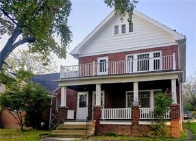 17515 Libby Rd in Maple Heights, OH - Building Photo