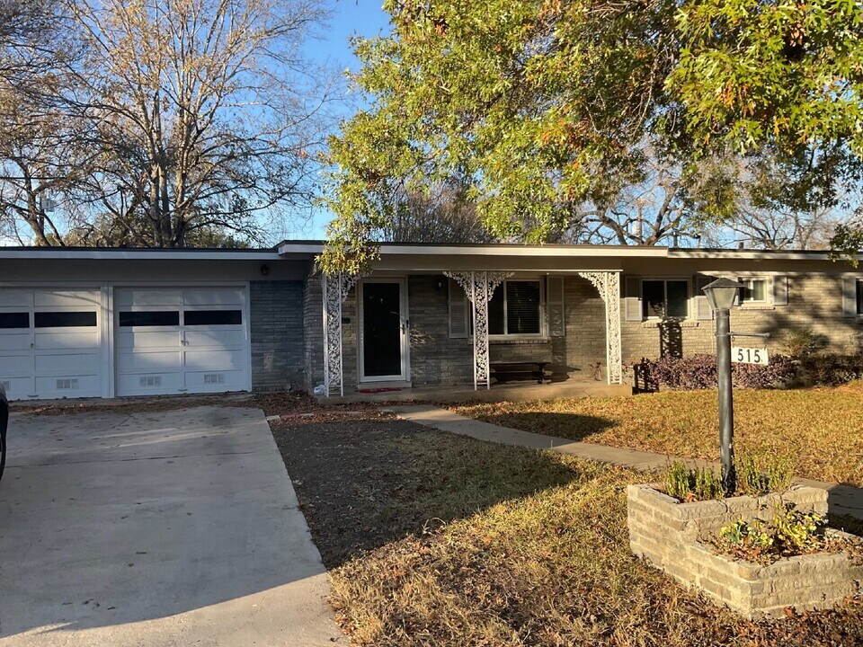 515 Cave Ln in San Antonio, TX - Building Photo