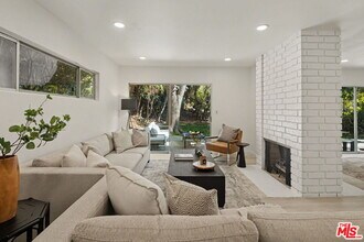 2612 S Beverly Dr in Los Angeles, CA - Building Photo - Building Photo