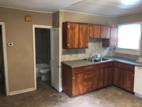 420 Olive - 2Apt 1 in Leavenworth, KS - Building Photo - Building Photo