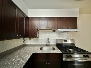 3710 N Pine Grove Ave in Chicago, IL - Building Photo - Building Photo