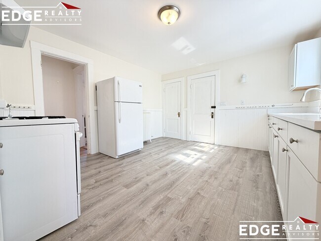 62 S Hobart St in Boston, MA - Building Photo - Building Photo