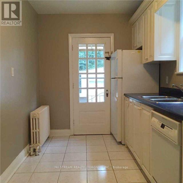 465 Sutherland Dr in Toronto, ON - Building Photo - Building Photo