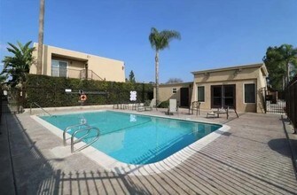 1321 Greenfield Dr-Unit -16 in El Cajon, CA - Building Photo - Building Photo