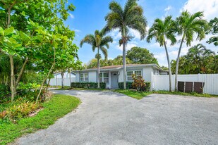 6130 Edwards Rd in Margate, FL - Building Photo
