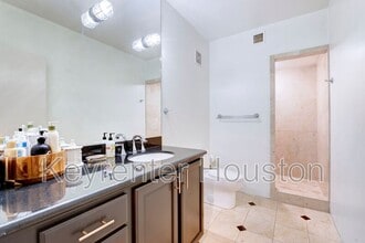 1005 S Shepherd Dr in Houston, TX - Building Photo - Building Photo