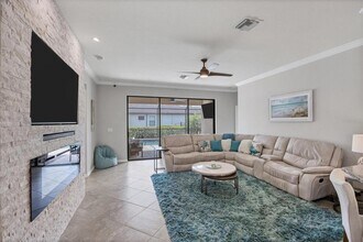 11408 Autumn Leaf Wy in Bradenton, FL - Building Photo - Building Photo