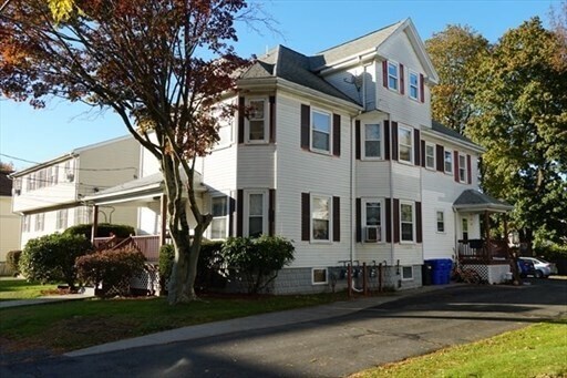 9 Bradford St in Taunton, MA - Building Photo