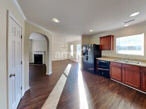 226 Woodcreek Ln in Clayton, NC - Foto de edificio - Building Photo