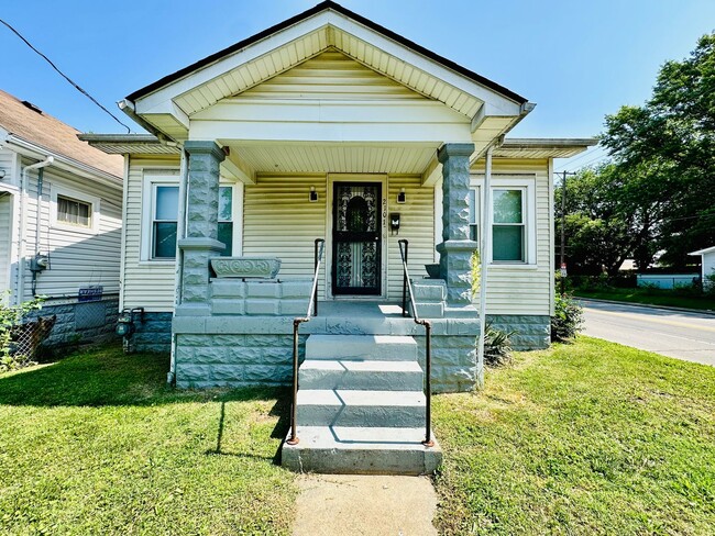 property at 2101 W Lee St