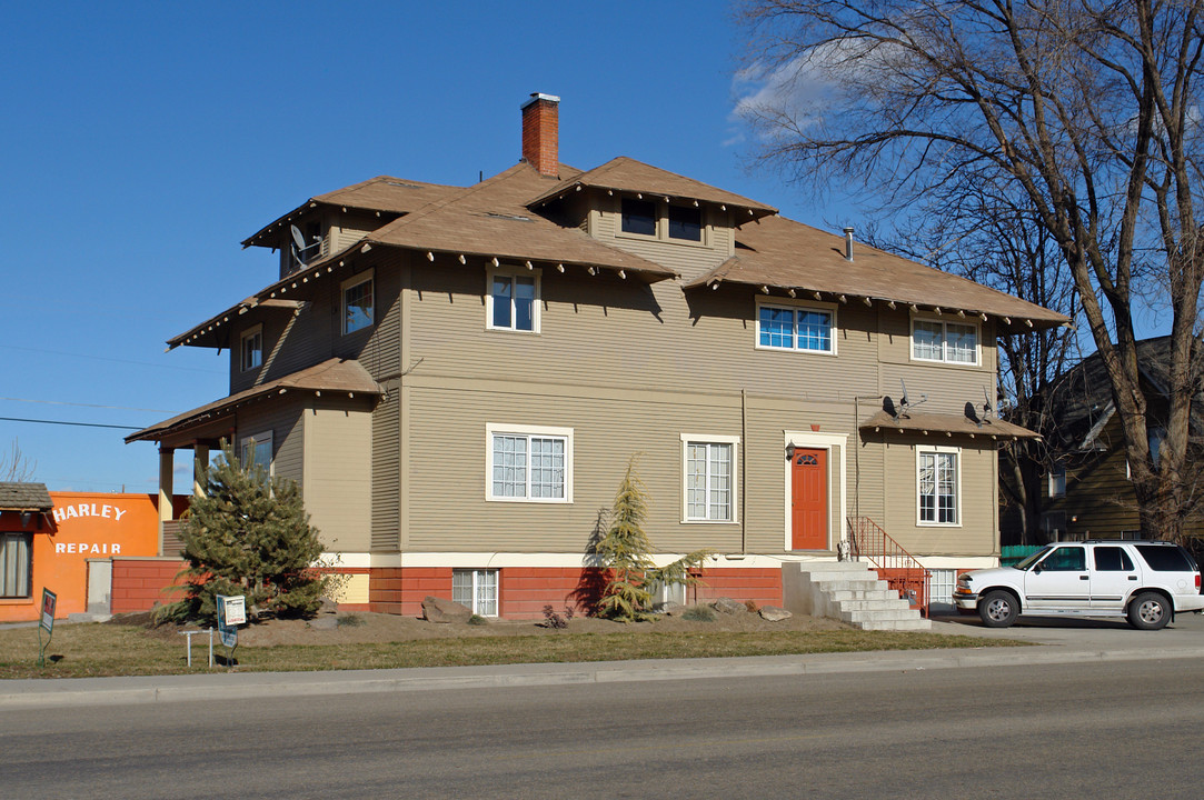 406 N Kimball Ave in Caldwell, ID - Building Photo