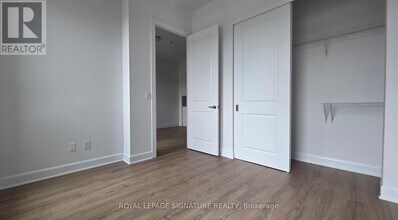3240 William Coltson Ave in Oakville, ON - Building Photo - Building Photo