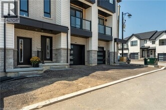 4040 Mountain St in Lincoln, ON - Building Photo - Building Photo