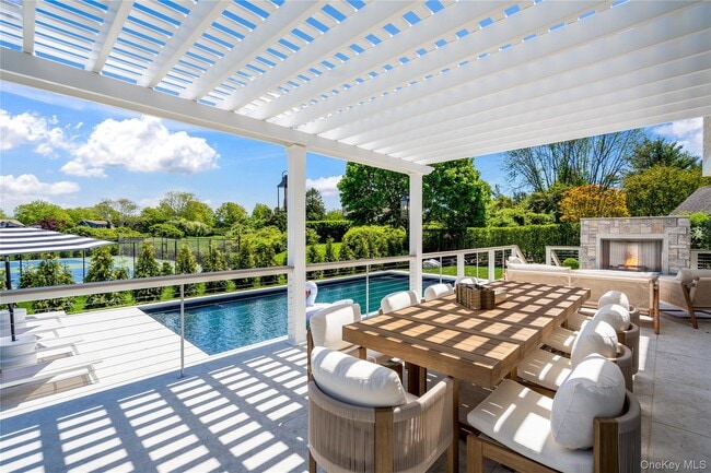 property at 4 Carriage Ln