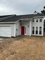 103 Persimmon Ct in Jacksonville, NC - Building Photo