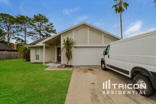 1423 La Paloma Cir in Winter Springs, FL - Building Photo