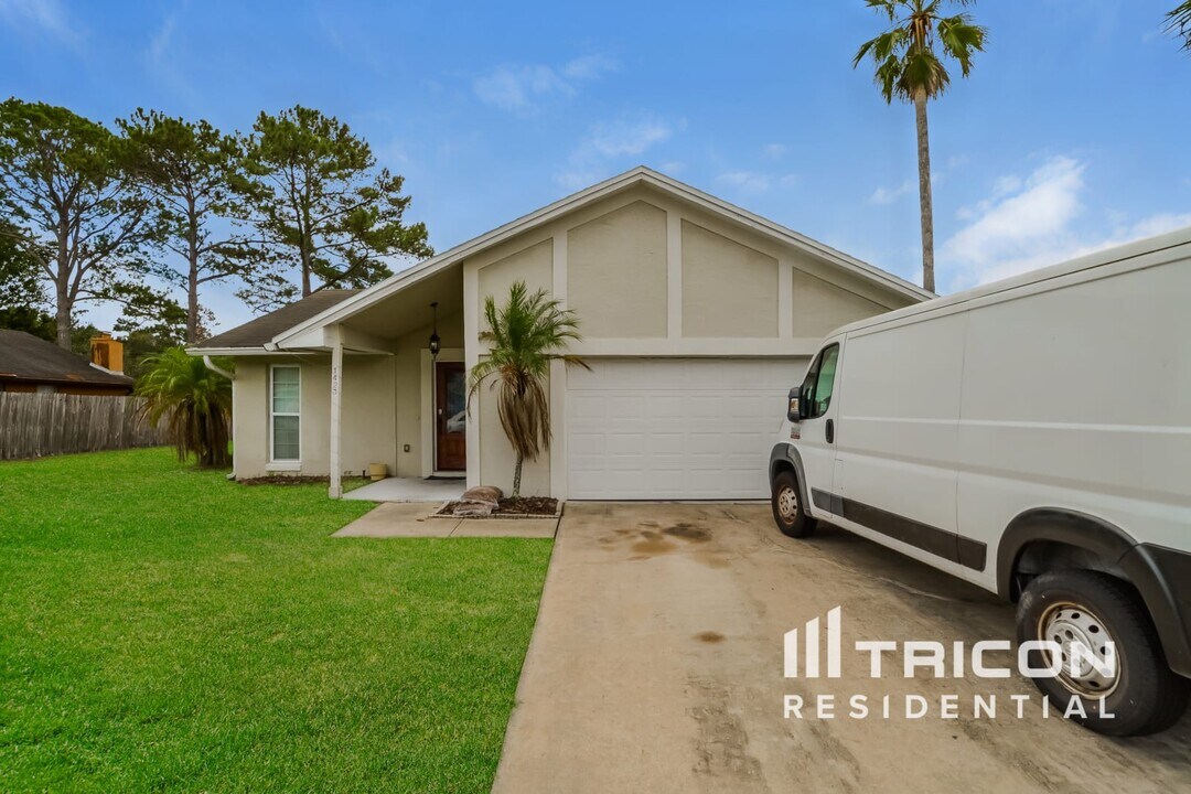 1423 La Paloma Cir in Winter Springs, FL - Building Photo