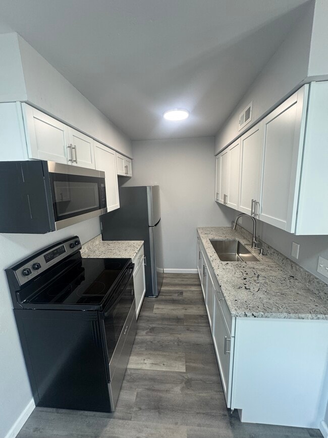 1111 Arrowhead Dr in Collinsville, IL - Building Photo - Building Photo